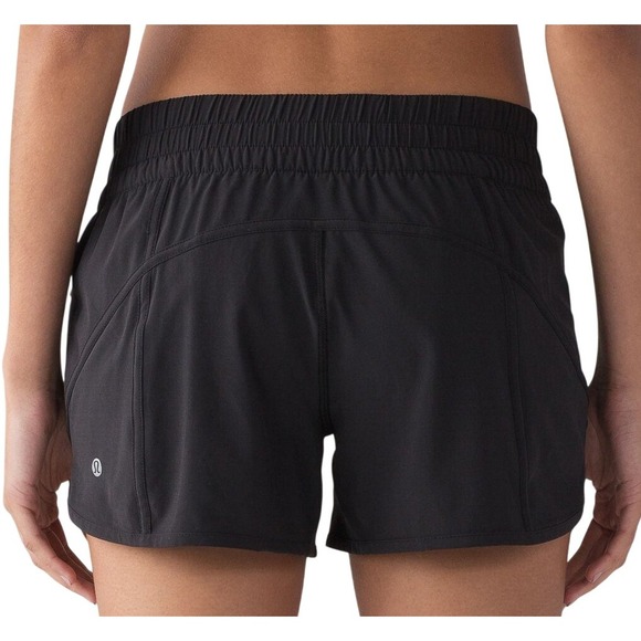 Lululemon Womens 8 Black Tracker Short V 4" Inseam - Picture 3 of 12